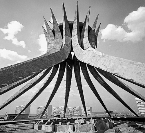 Ficheiro:Catedral metropolitana nossa senhora aparecida.jpg