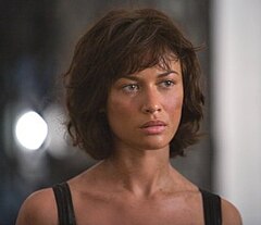 Olga-Kurylenko-Camille-Montes-bond-girls-3324161-500-333.jpg