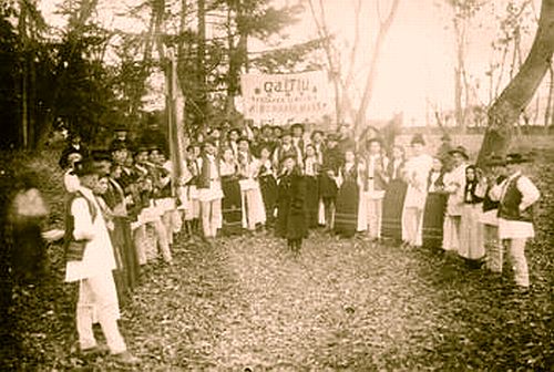 Galţiu, 1 decembrie 1918. Sătenii se pregătesc să meargă la Alba Iulia