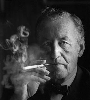 Fișier:Ian Fleming, headshot.jpg