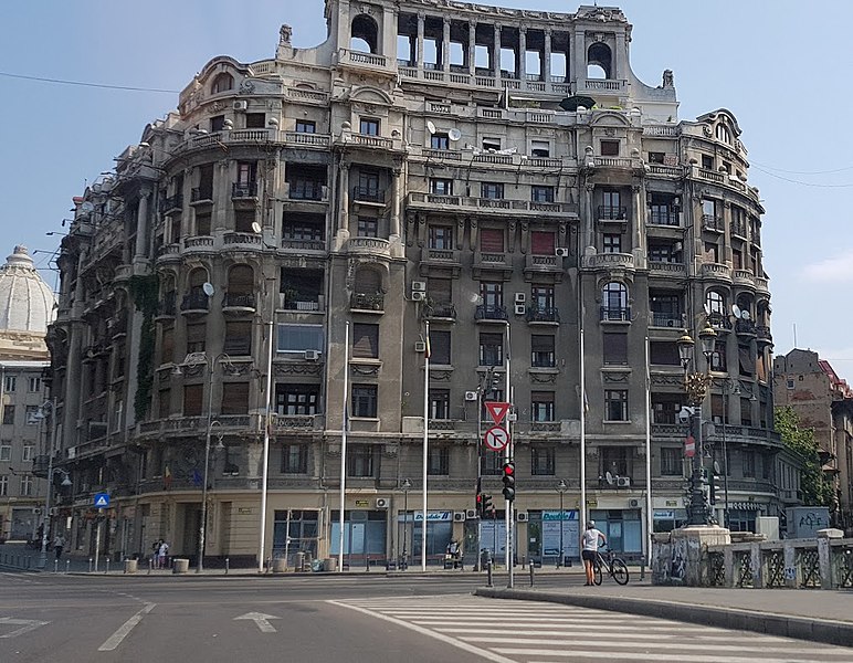 Fișier:2017 Agricola-Fonciera Building Bucharest (crop).jpg