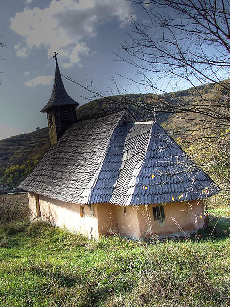 Fișier:Biserica de lemn Targusor2-1.jpg