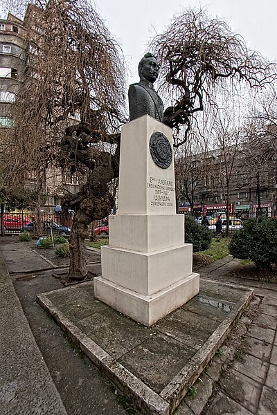 Fișier:Monumentul G-ral Andranic.jpg