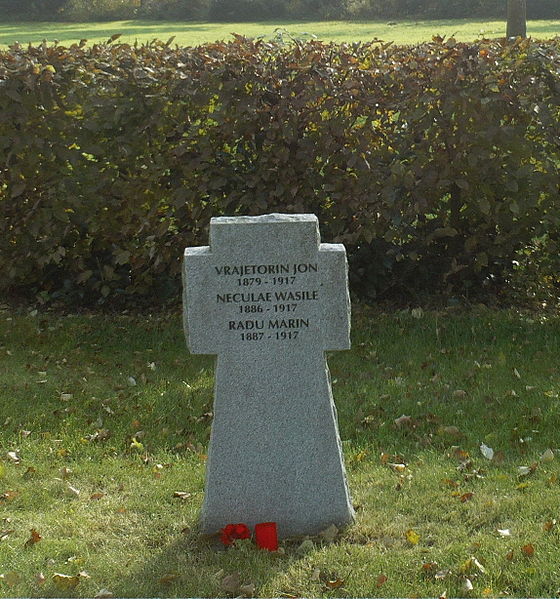 Fișier:Cruce din cimitirul Niederbuehl2.JPG