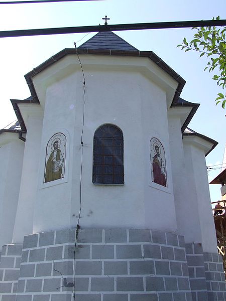 Fișier:Biserica de lemn din Galautas13.JPG