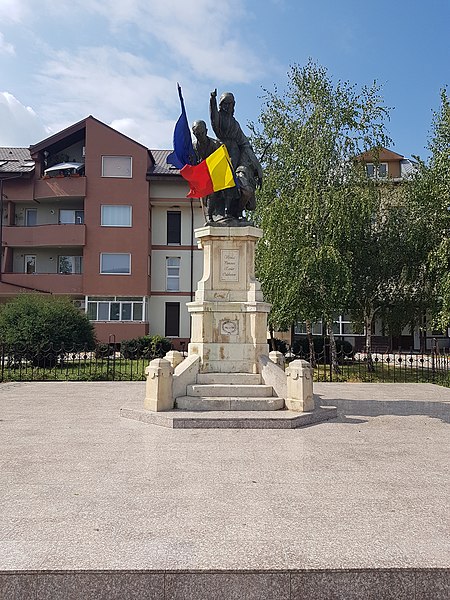 Fișier:Monumentul Eroilor (1916 - 1918), Odobești 01.jpg