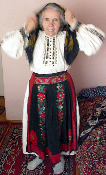 Fișier:Costum de cizereanca.jpg