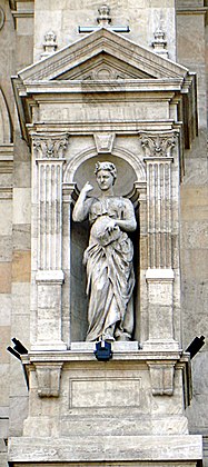 Statuie alegorică Legea - Palatul de Justiţie din Bucureşti