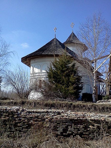 Fișier:Biserica Manastirii Turnu Targsoru Vechi.jpg
