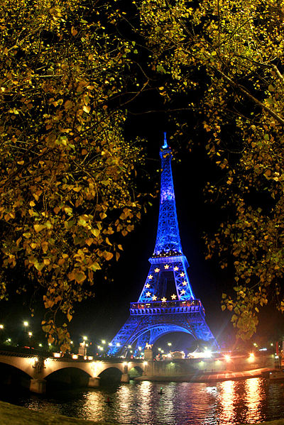 Fișier:Turnul Eiffel noaptea.jpg