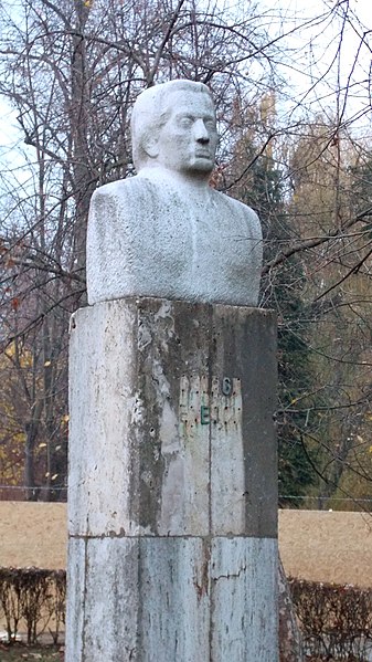 Fișier:Bust of George Enescu - Baile Felix BH.JPG