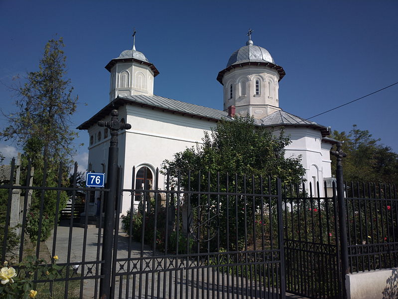 Fișier:Biserica din comuna Rasa 05.jpg