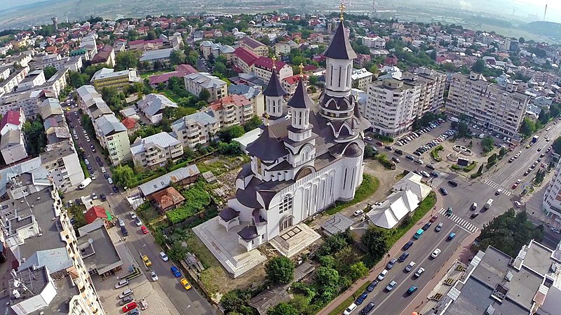 Fișier:Catedrala Nașterea Domnului - Suceava.jpg