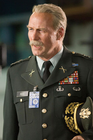 Файл:William Hurt as General Ross.jpg