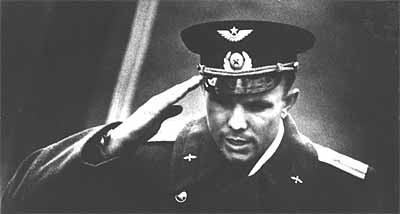 Файл:Гагарин на докладе после космического полёта.jpg