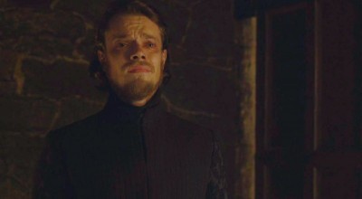 Файл:Game-of-Thrones-S05E06-Theon-watches-Sansa-get-raped.jpg