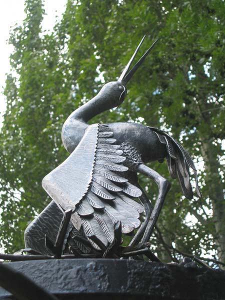 Файл:Donetsk park kovanih figur 05.JPG