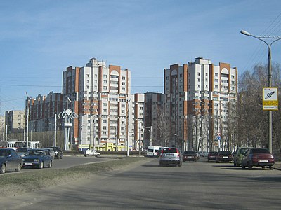 Круговой перекрёсток с проспектом Ивана Яковлева (вдали дом № 2 к. 3)