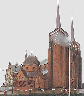 Роскилле. Средневековый собор и современный мавзолей