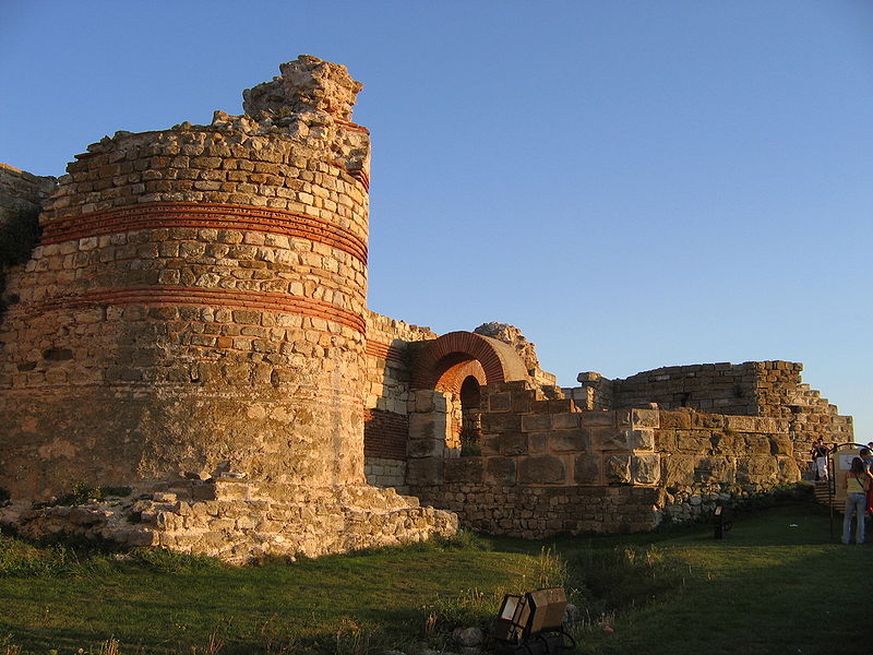 Файл:Nesebar West Wall.jpg