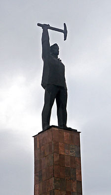 Памятник Первопроходцам Мончетундры