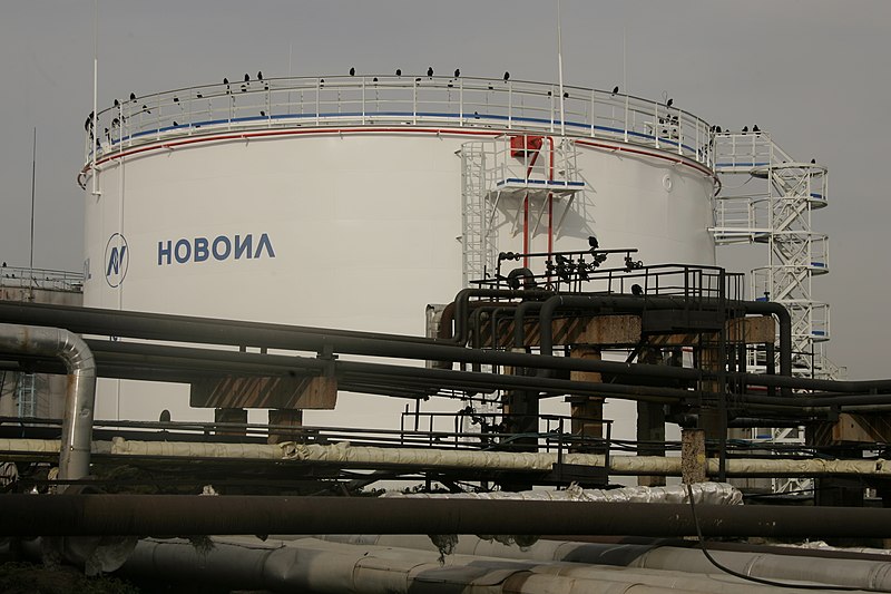 Файл:Нефтяной резервуар ОАО Новойл.JPG