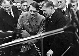 Якоб Верлин (справа) и Адольф Гитлер