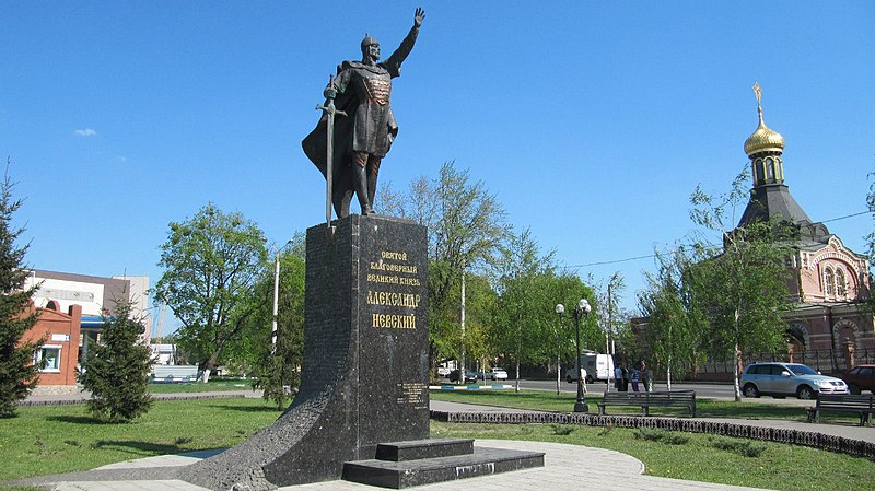 Файл:Невскому Александру, памятник, Харьков.jpg