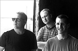 Sugar. Слева направо: Малколм Трэвис, Боб Моулд, Дэвид Барб.