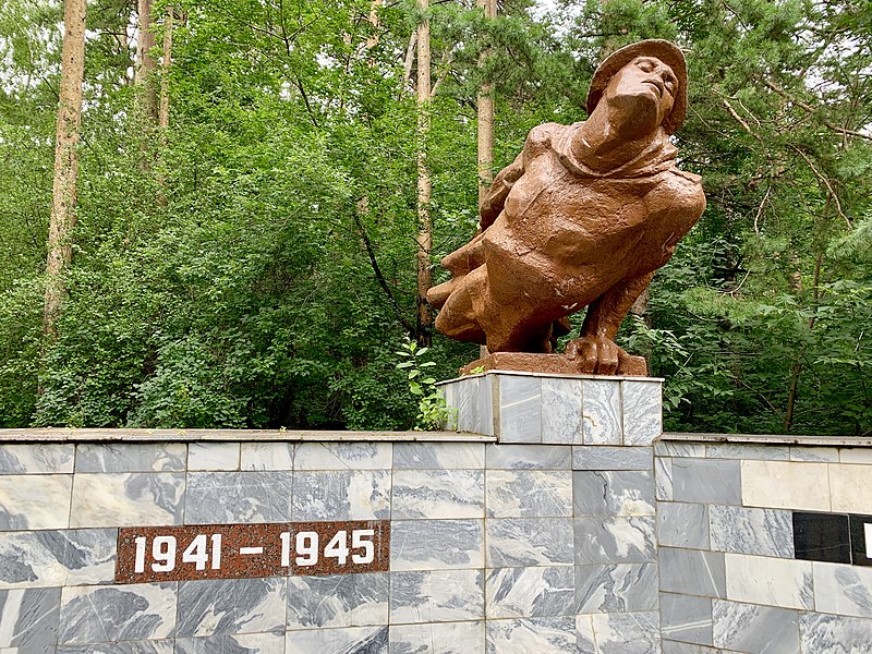Файл:Memorial to Soviet soldiers (Izhevsk)-5.jpeg