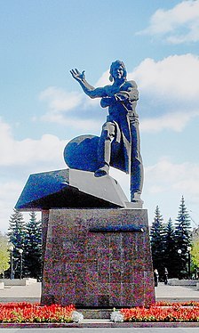 Памятник добровольцам-танкистам в Челябинске
