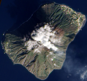 Остров Стромболи. Вид из космоса