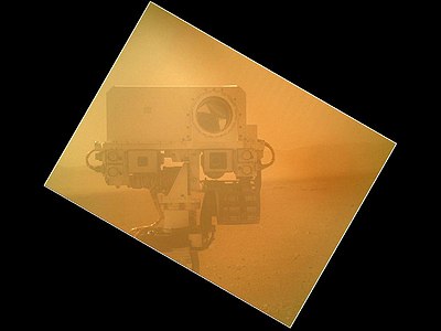 «Автопортрет» «Кьюриосити». Снимок мачты марсохода. (Камера MAHLI)