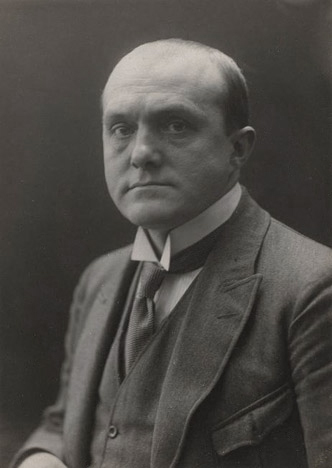 Datoteka:Max Beckmann, photograph by Hans Möller,1922.jpg