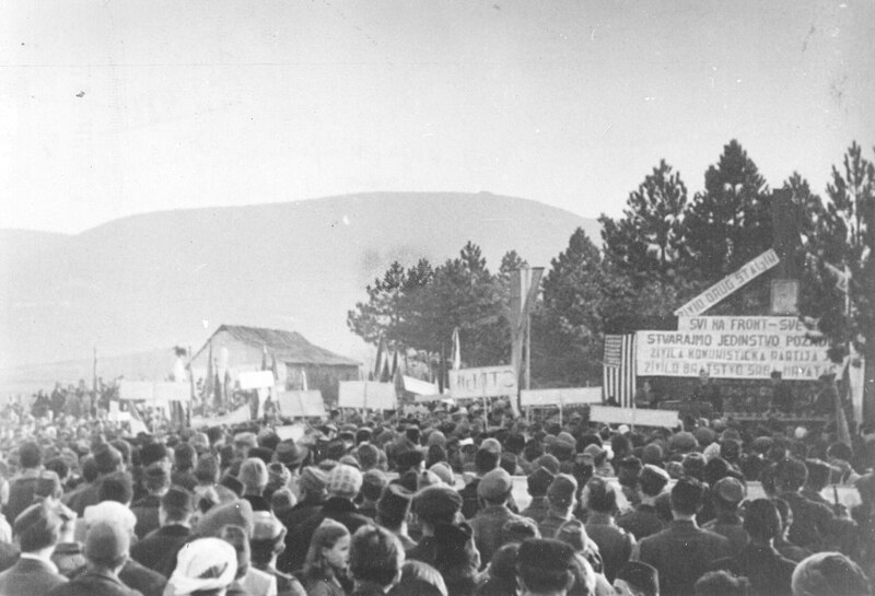 Datoteka:Veliki narodni zbor u Bihaću 1942.jpg