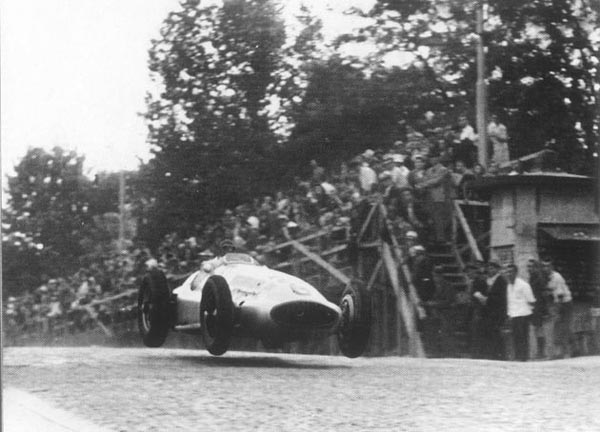 Slika:Von Brauchitsch 1939 Belgian GP.jpg
