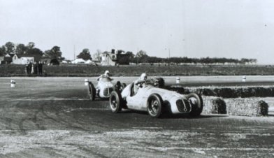 Slika:Ascari Villoresi 1948 British GP.jpg