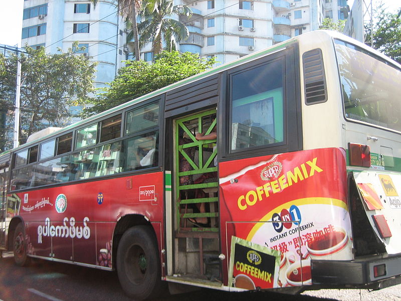 దస్త్రం:Yangon-Bus.JPG