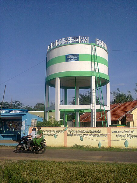 దస్త్రం:Water tank in the village.jpg