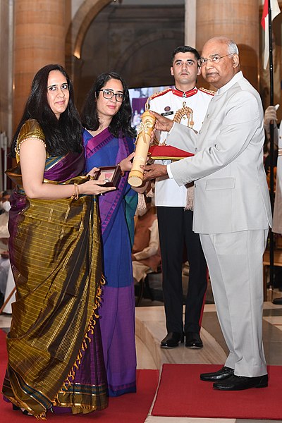 దస్త్రం:President Kovind presents Padma Vibhushan to General Bipin Rawat (Posthumous).jpg