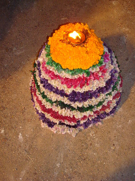 దస్త్రం:Batukamma.JPG