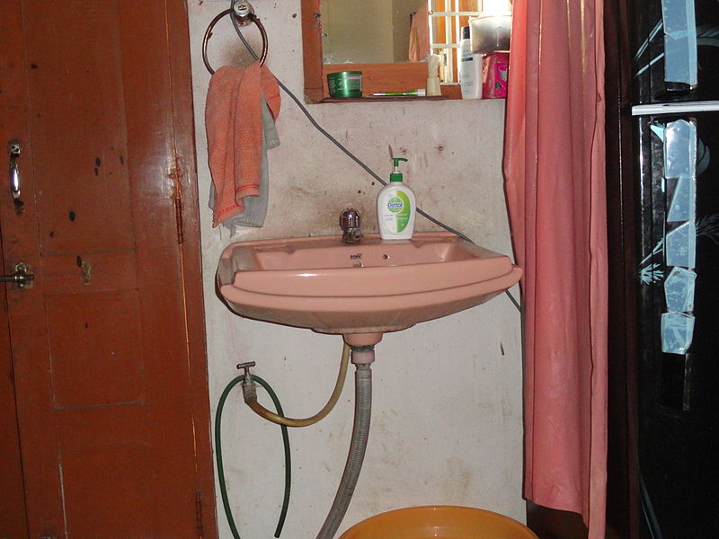 దస్త్రం:Wash basin in my house.JPG