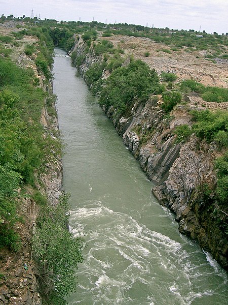 దస్త్రం:NagarjunaSagarLeftCanal.jpg