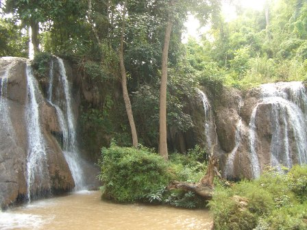 ไฟล์:น้ำตกธารสวรรค์ (จังหวัดเลย).jpg