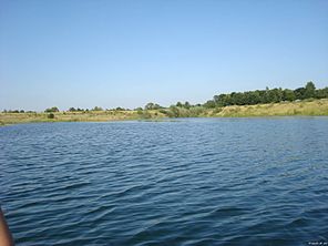 Яворівський кар'єр (озеро)