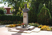 Пам'ятник А. Шептицькому у сквері його імені в Тернополі