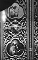 Покровська церква (Волокитине). Порцеляновий фрагмент царських врат з янголим зі сцени благовіщення