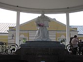 Пам'ятник княгині Марії Рівненській над підземним переходом на вулиці Соборній у Рівному
