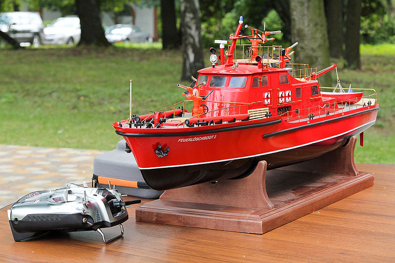 Файл:Fireboat.rc-model.jpg