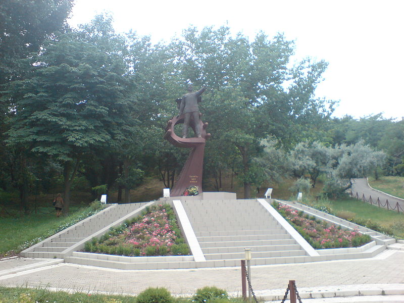 Файл:Marinesko monument in Odesa.jpg